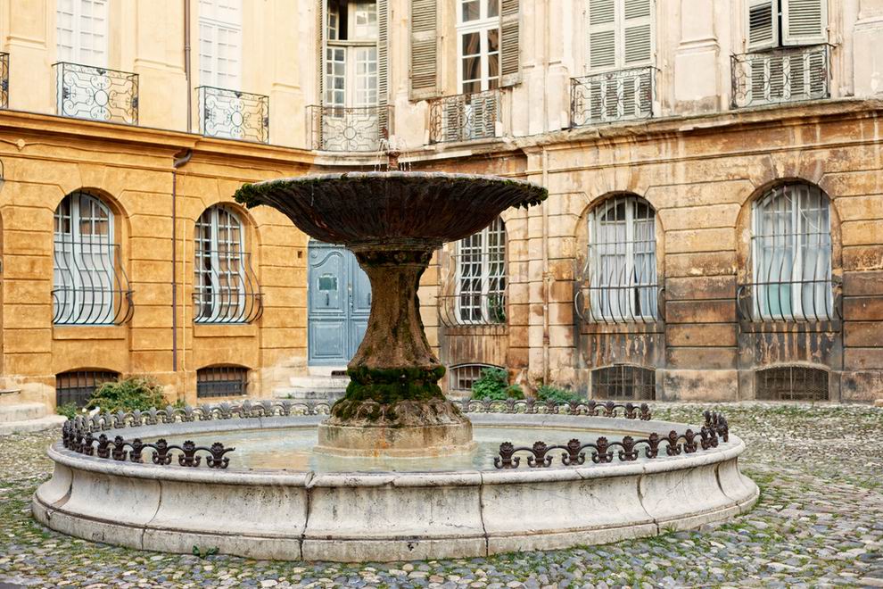 Aix-en-Provence Place d Albertas