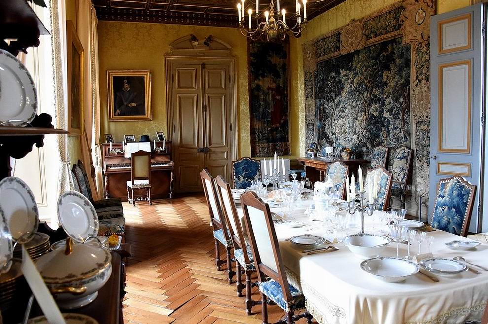 Sully-sur-Loire kastély